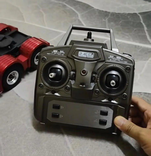 Caminhão Basculante Scania P450 XT 8x4 Euro 6 (Controle Remoto) - Escala 1/14