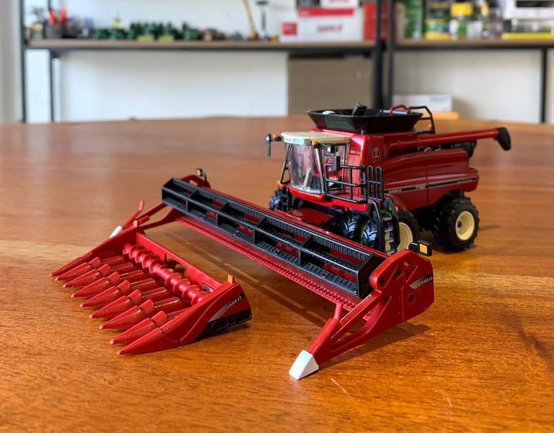 Miniatura Colheitadeira Case IH internacional 7150 - 1/32