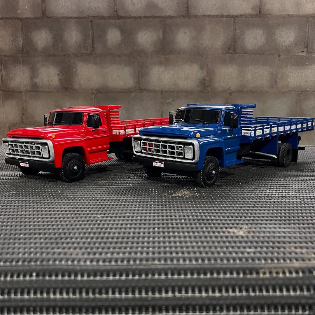 Combo Ford F-11000 (2 unidades) - Escala 1/24 (Com Controle Remoto)