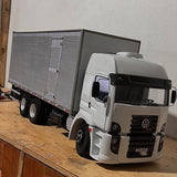 Miniatura Volkswagen Constellation Baú 6x2 – Escala 1/24 (Controle Remoto)