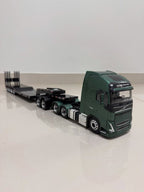 Miniatura Volvo FH com Carreta Prancha 7 Eixos (Escala 1/24)(Controle Remoto)
