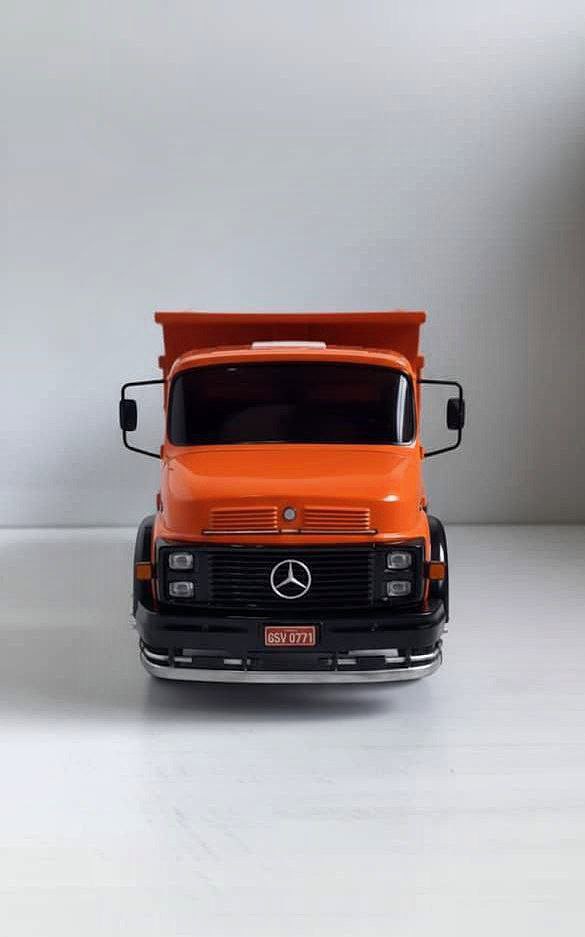 Miniatura Mercedes-Benz L-1113 Basculante  RC (Controle Remoto)- (Escala 1/24)