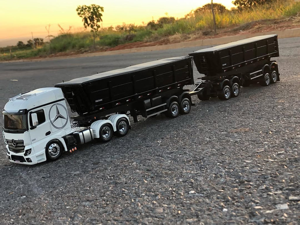 Miniatura Mercedes-Benz Arocs 3363 6x4 ClassicSpace com Rodotrem Basculante - Escala 1/24 (Controle Remoto)