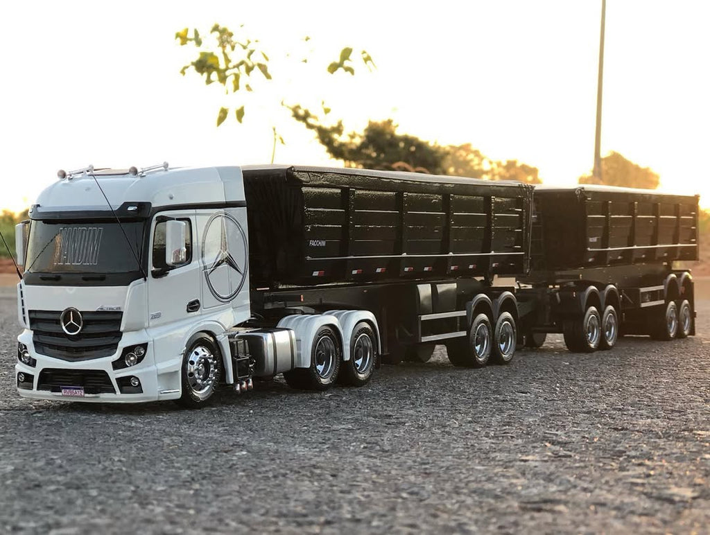 Miniatura Mercedes-Benz Arocs 3363 6x4 ClassicSpace com Rodotrem Basculante - Escala 1/24 (Controle Remoto)