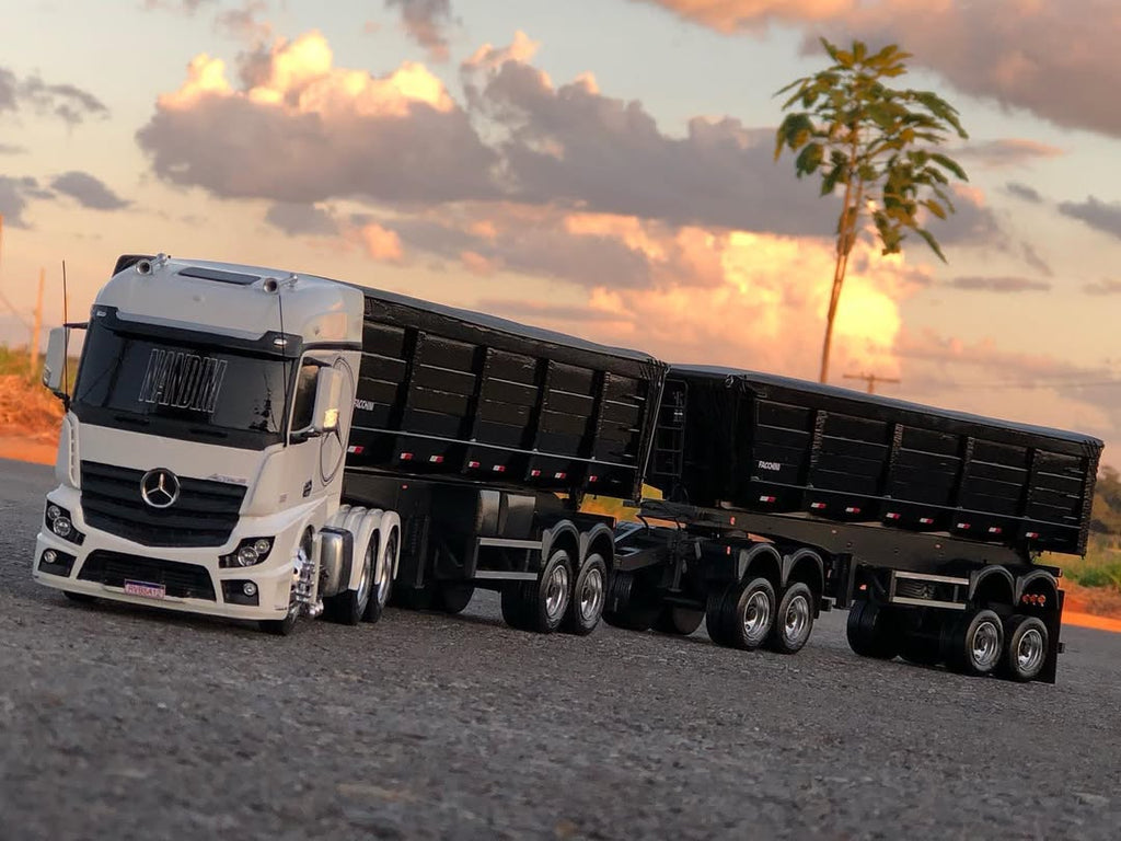 Miniatura Mercedes-Benz Arocs 3363 6x4 ClassicSpace com Rodotrem Basculante - Escala 1/24 (Controle Remoto)