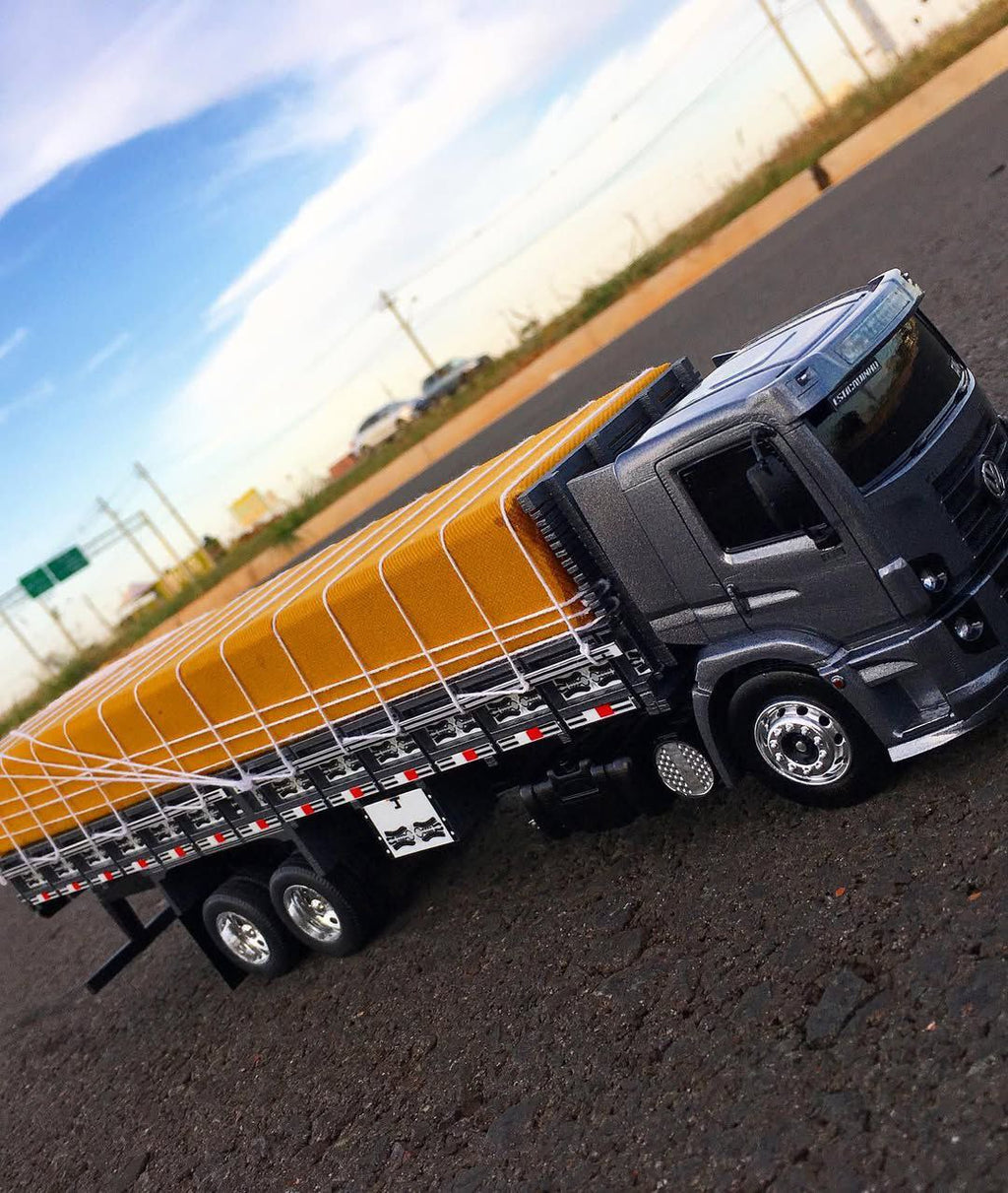 Miniatura Volkswagen Constellation 24-250 - Escala 1/24 (Controle Remoto)