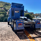 Miniatura Scania T143H Azul – Escala 1/24 (Controle Remoto)
