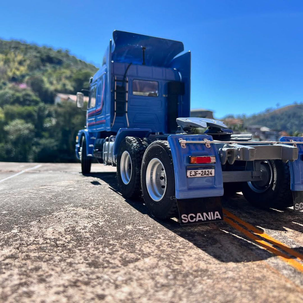 Miniatura Scania T143H Azul – Escala 1/24 (Controle Remoto)
