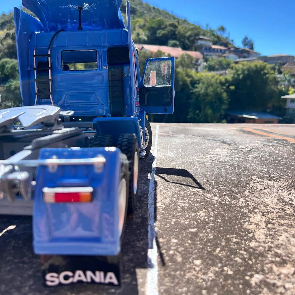 Miniatura Scania T143H Azul – Escala 1/24 (Controle Remoto)