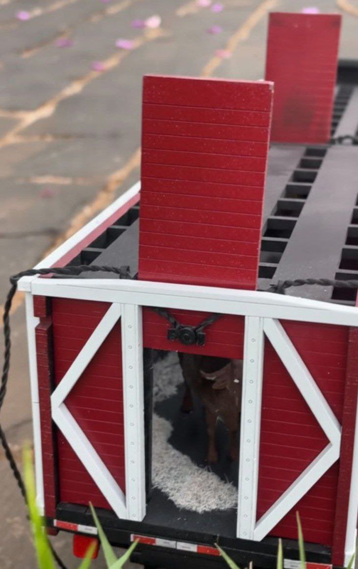 Mercedes-Benz L-1113 Vermelho com Carreta Graneleira – Escala 1/24 (Controle Remoto)